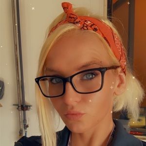 Meet your Posher, Tiffany